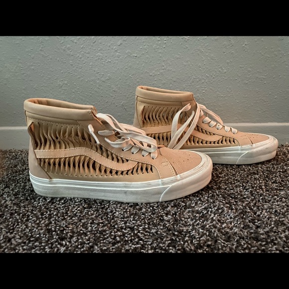 Light Pink- VANS “Off The Wall” shoes. Size 9.0 US Women or 7.5 US Men! - Picture 2 of 6
